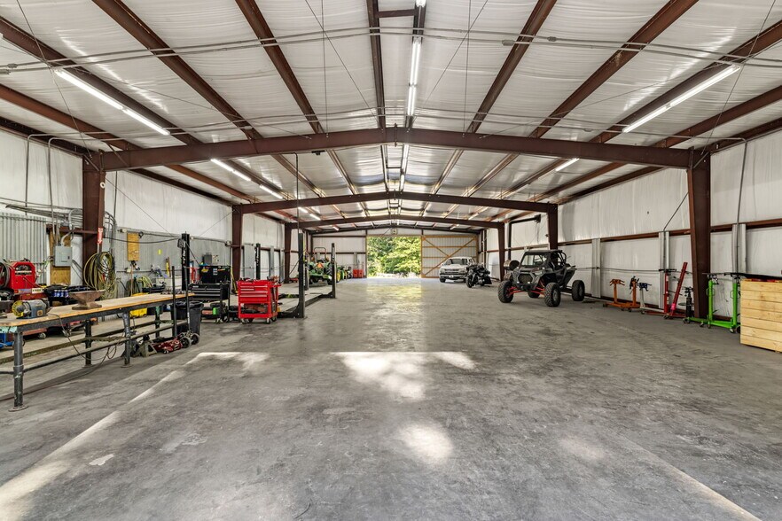 More Photos Of 354 County Road 172, Florence Flex For Sale