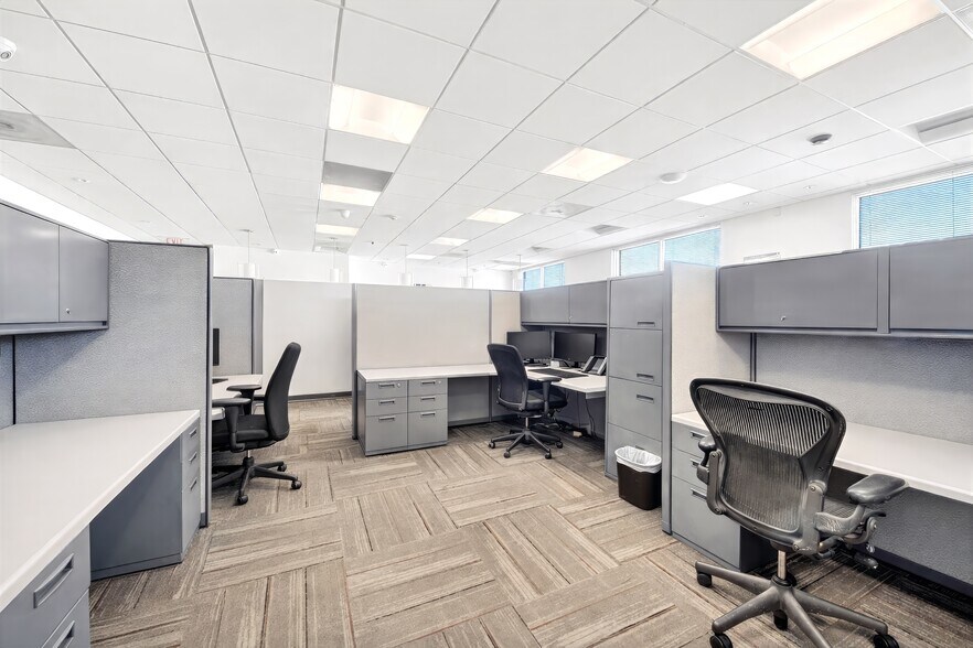 More Photos Of 2001 Central Park Ave, Yonkers Office For Sale