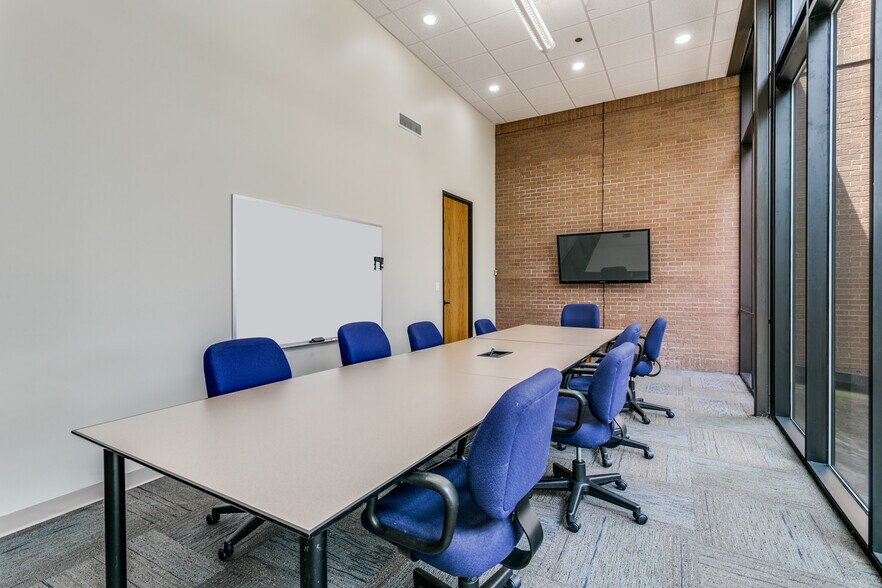 More Photos Of 1400 Corporate Dr, Irving Office For Lease