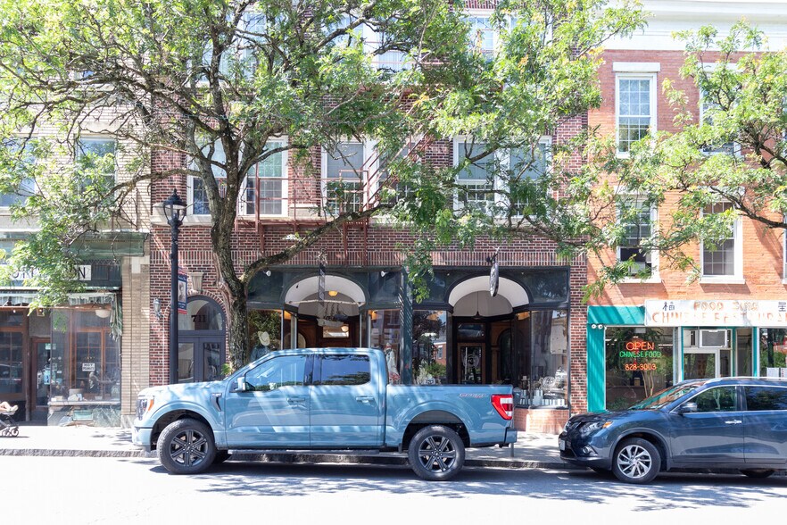 More Photos Of 711 Warren St, Hudson Storefront Retail Residential For Lease