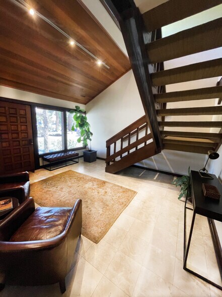 More Photos Of 2660 Townsgate Rd, Westlake Village Unknown For Lease