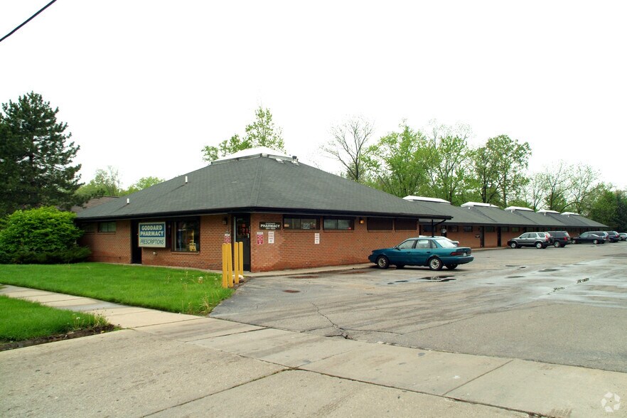 More Photos Of 25400-25430 Goddard Rd, Taylor Medical For Sale