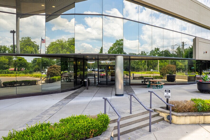 More Photos Of 1717 Newtown Langhorne Rd, Langhorne Office For Lease