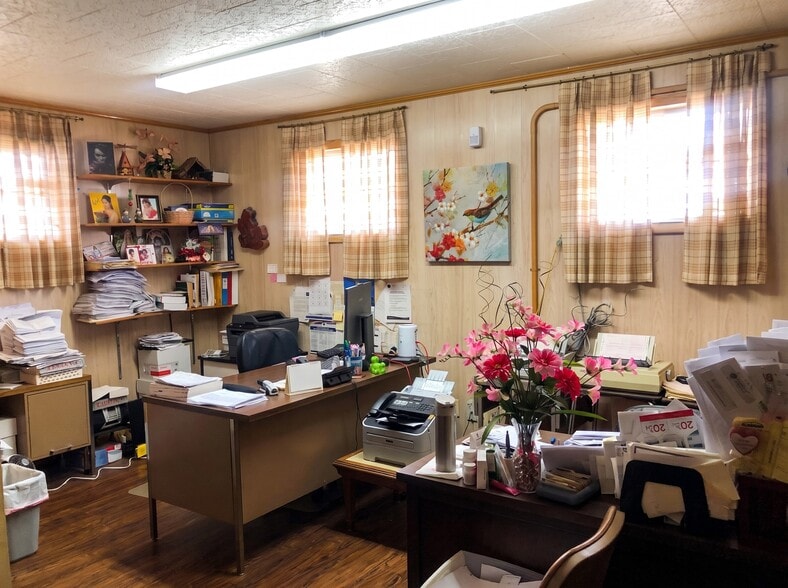 More Photos Of 302 W Main St, Bowling Green Healthcare For Sale