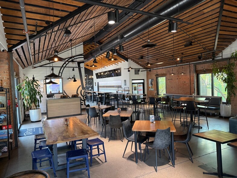 More Photos Of 909 N 5th St, Phoenix Restaurant For Lease