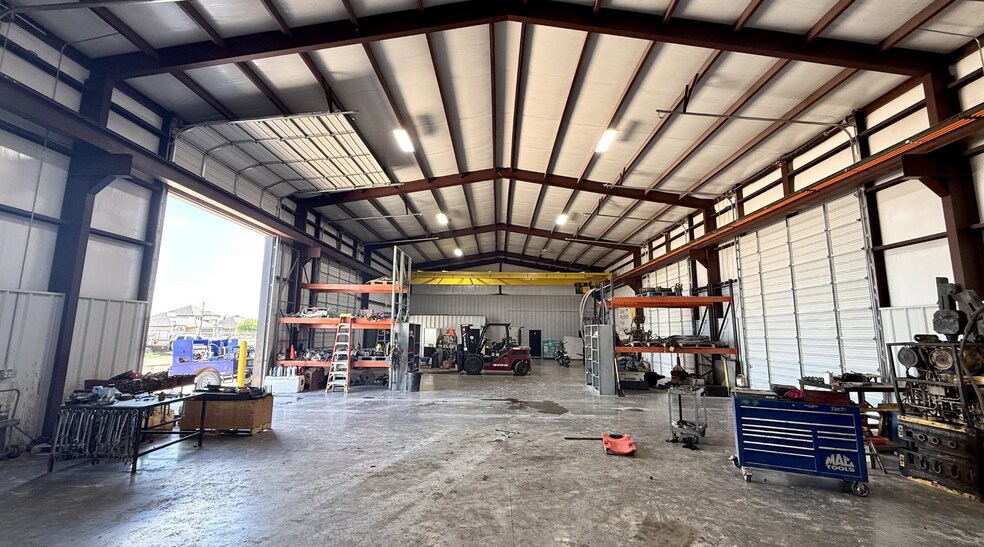 More Photos Of 2607 Holdridge Road, Midland Warehouse For Sale