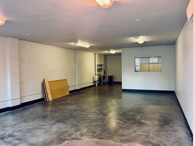 More Photos Of 3331 NE Sandy Blvd, Portland Storefront Retail Office For Lease