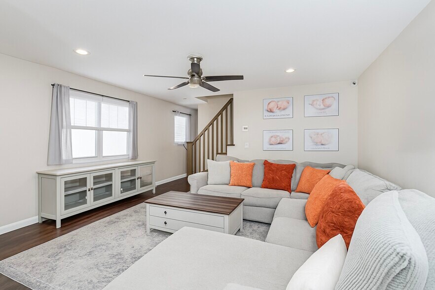 More Photos Of 191 Lamberts Ln, Staten Island Apartments For Sale