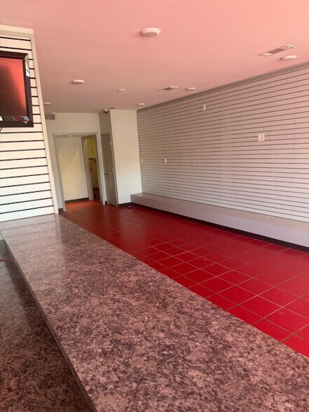 More Photos Of 136 Butler Ln, Hot Springs General Retail For Lease