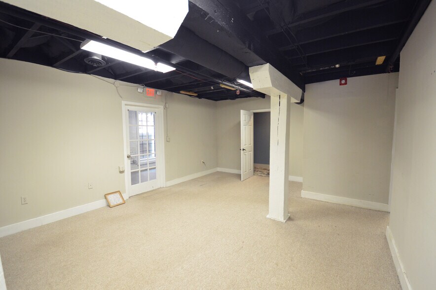 More Photos Of 210 N Main St, Kernersville Storefront For Lease