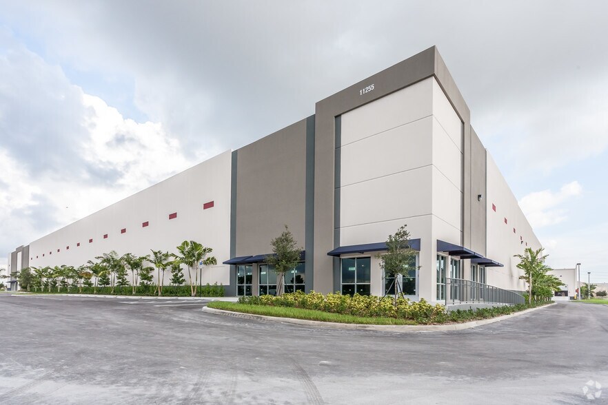 More Photos Of 11255 NW 106th St, Miami Warehouse For Lease