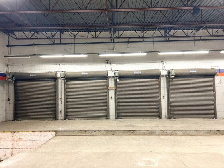 More Photos Of 840 Lakeside Dr, Mobile Warehouse For Lease