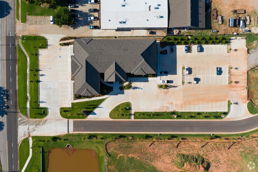 More Photos Of 401 S Coltrane Rd, Edmond Medical For Lease