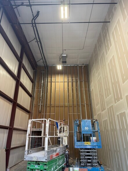 More Photos Of 4105 Commerce Street, Flowery Branch Light Manufacturing For Lease