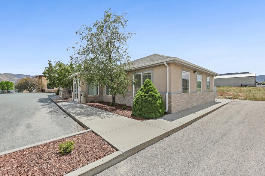 More Photos Of 494 E 2400 N, Tooele Office For Lease
