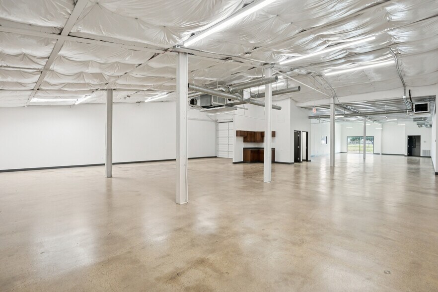 More Photos Of 4763 Vicksburg St, Dallas Distribution For Lease