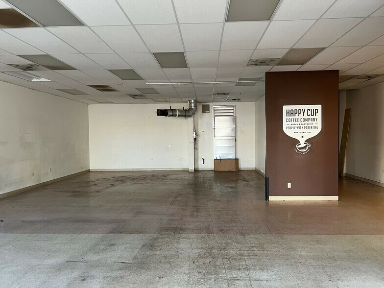 More Photos Of 2830-2858 NE Sandy Blvd, Portland Freestanding For Lease