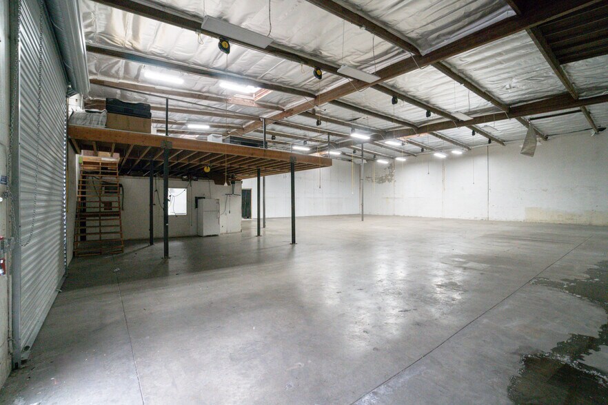 More Photos Of 13501 S Main St, Los Angeles Warehouse For Lease