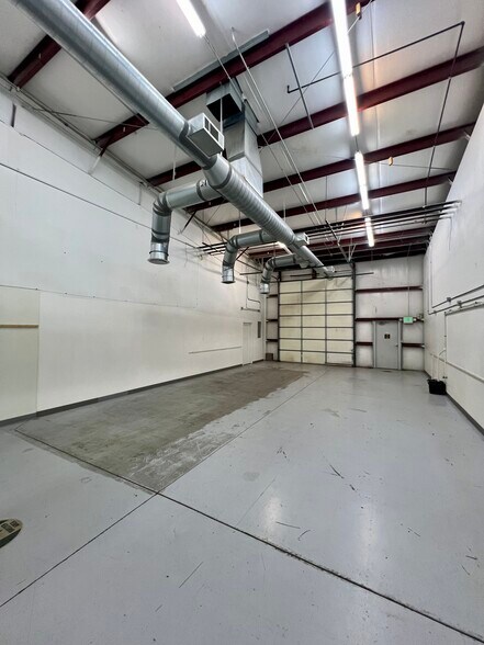 More Photos Of 123-151 12th St SW, Loveland Manufacturing For Sale
