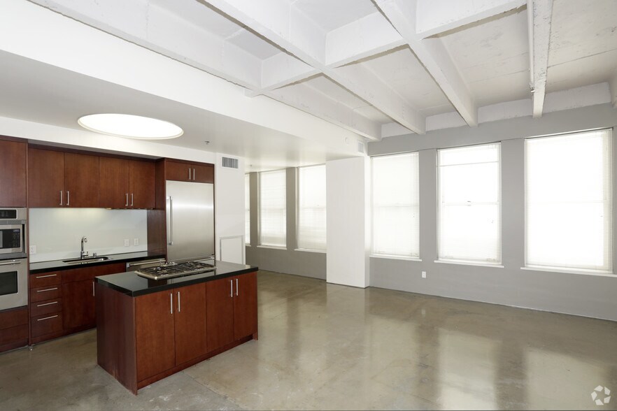 More Photos Of 411 W 5th St, Los Angeles Apartments For Lease