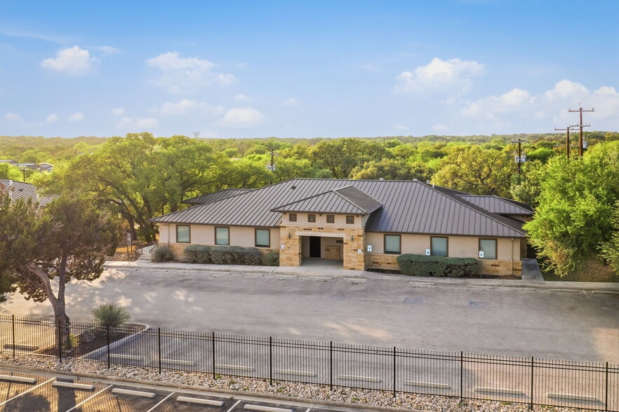 More Photos Of 10007 Huebner Rd, San Antonio Office For Sale