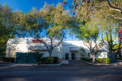 More Photos Of 8440-8460 W Broward Blvd, Fort Lauderdale Freestanding For Sale