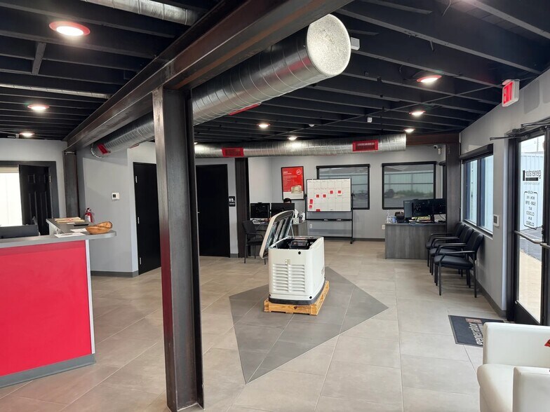 More Photos Of 4033 Canyon Dr, Amarillo Office For Lease