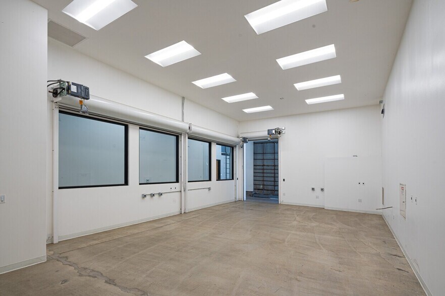 More Photos Of , Los Angeles Flex For Sale