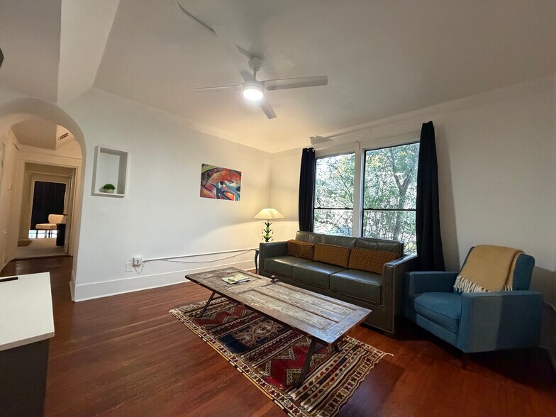 More Photos Of 402 Hyde Park Blvd, Houston Multifamily For Sale