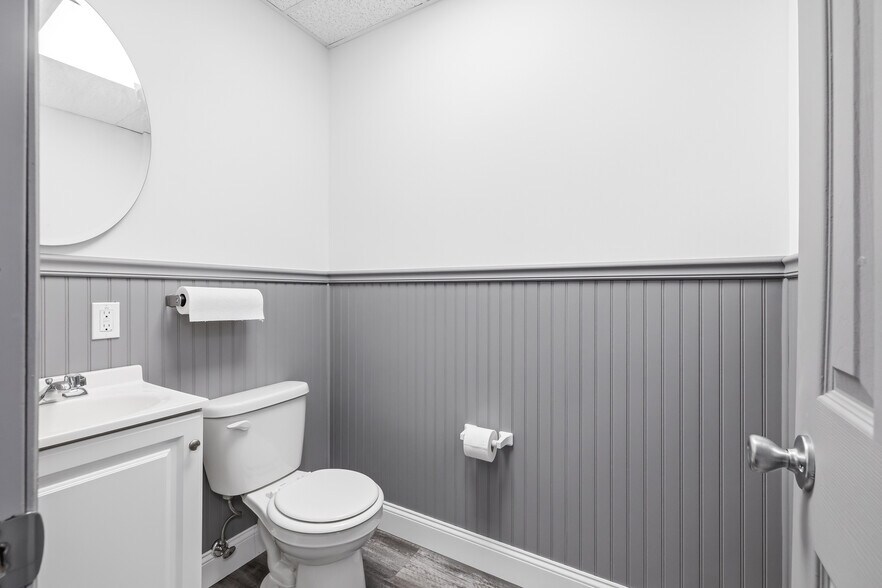 More Photos Of 1905 Bellmore Ave, Bellmore Storefront For Sale