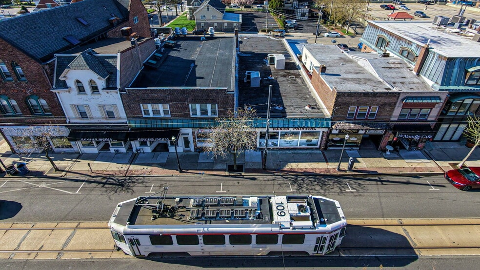 More Photos Of 10 W State St, Media Storefront For Lease