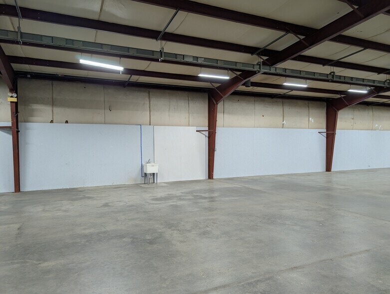 More Photos Of 4089 Pepperell Way, Dublin Manufacturing For Lease