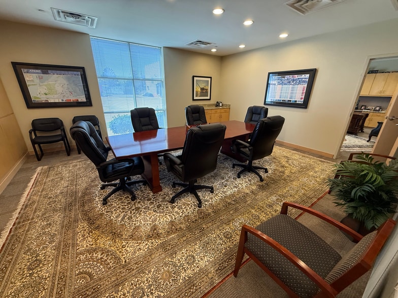 More Photos Of 241 Commercial Park Cir, Calera Distribution For Lease