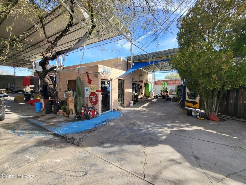 More Photos Of 1750 W Roger Rd, Tucson Auto Repair For Sale