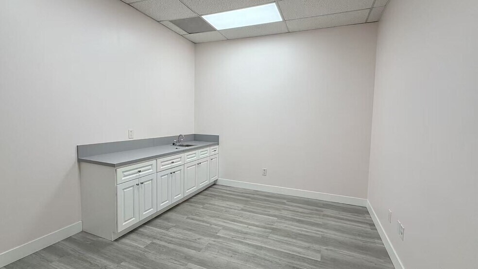More Photos Of 18611 Gale Ave, City of Industry Medical For Lease