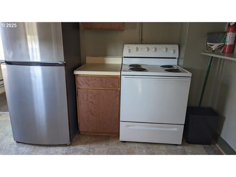 More Photos Of 935 Jackson St, Port Orford Apartments For Sale