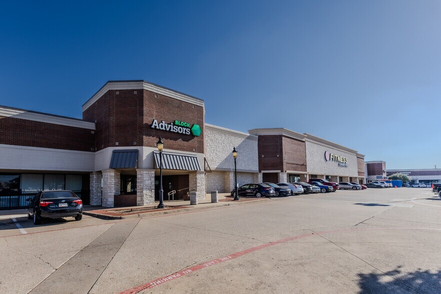 More Photos Of 2810 E Trinity Mills Rd, Carrollton Unknown For Lease
