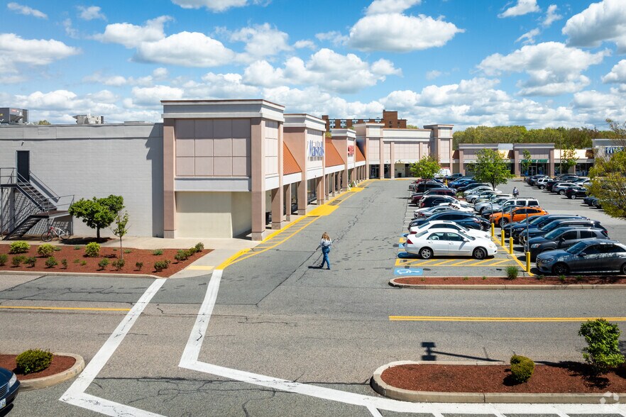 More Photos Of 1925 Pawtucket Ave, East Providence General Retail For Lease