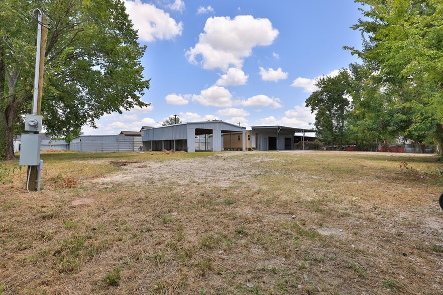 More Photos Of 1929 Havner Ln, Houston Warehouse For Sale
