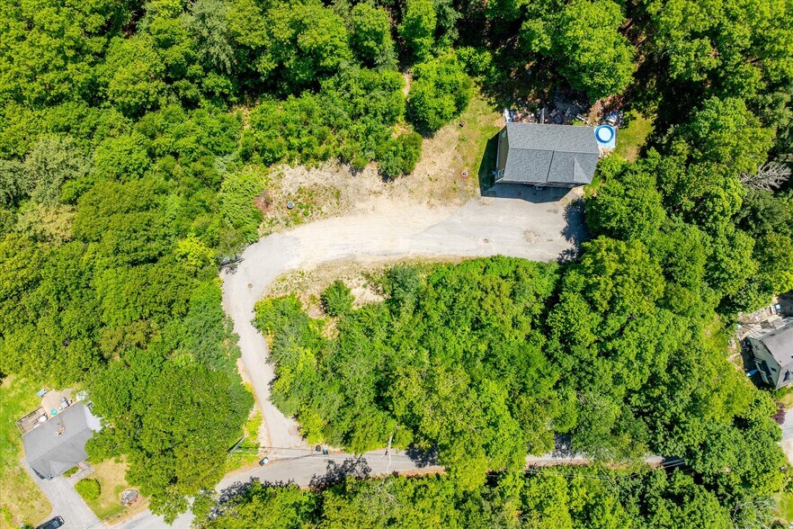 More Photos Of 115 Groveland Ave, Putnam Apartments For Sale