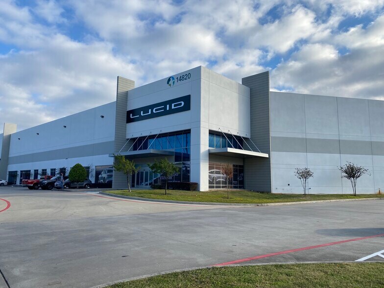 More Photos Of 14504 North Fwy, Houston Office For Lease