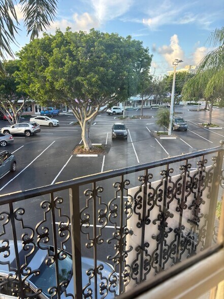 More Photos Of 3000 N Federal Hwy, Fort Lauderdale Storefront For Lease