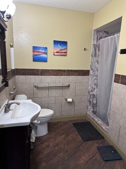 More Photos Of 761 Wesley Ave, Tarpon Springs Manufacturing For Sale