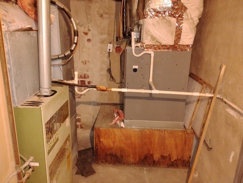 More Photos Of 906 Elm St, Coffeyville Religious Facility For Sale