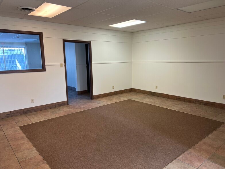 More Photos Of 870 Richard Rd, Dyer Freestanding For Lease