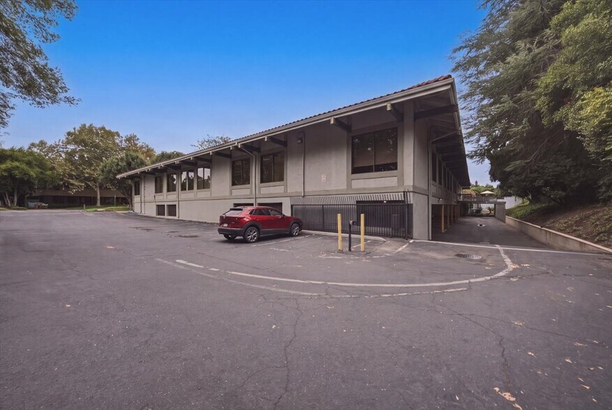 More Photos Of 700 University Ave, Sacramento Office For Lease