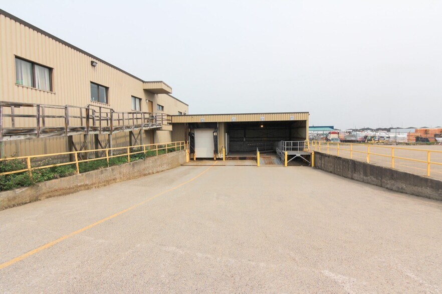 More Photos Of 3219 Boul Saint-François, Saguenay Office For Lease