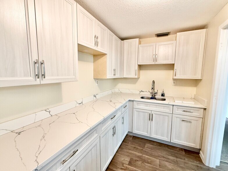 More Photos Of 442 4th Ave, Indialantic Office For Lease