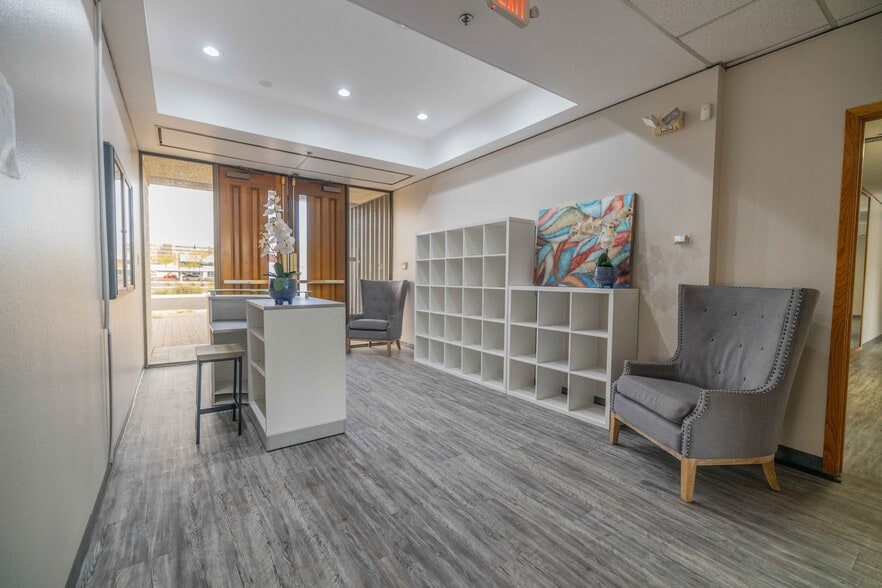 More Photos Of 2525 W Beryl Ave, Phoenix Office For Lease