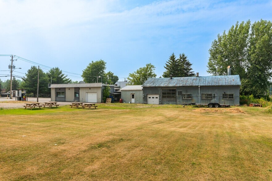 More Photos Of 4095 Rue De L'église, Franklin Service Station For Sale